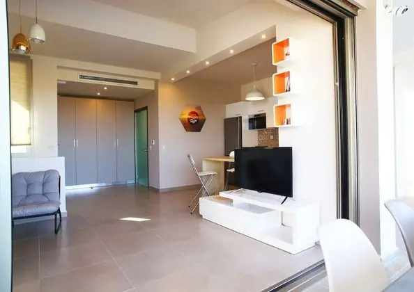 Luxury Tek Büyük veya İki Ayrı Yataklı Oda, 3 Yatak Odası, Okyanus Manzaralı, Havuz Kenarı