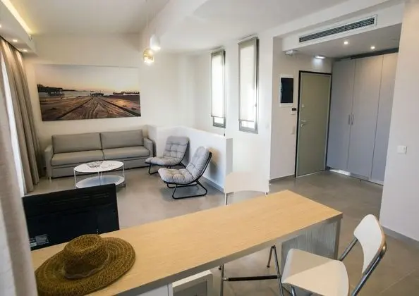Luxury Tek Büyük veya İki Ayrı Yataklı Oda, 3 Yatak Odası, Okyanus Manzaralı, Havuz Kenarı