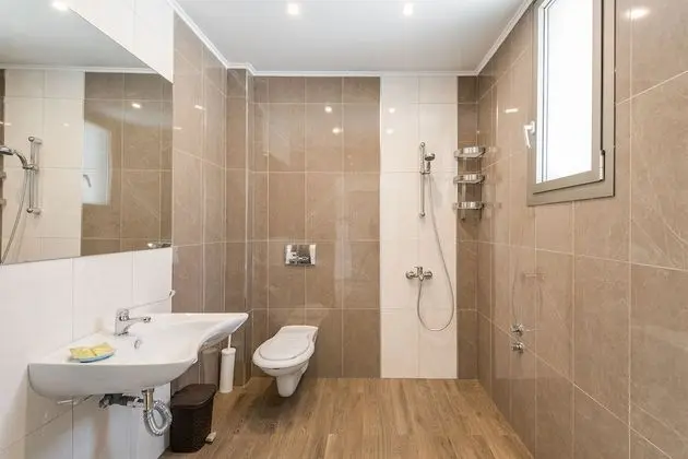 Luxury Tek Büyük veya İki Ayrı Yataklı Oda, 3 Yatak Odası, Okyanus Manzaralı, Havuz Kenarı
