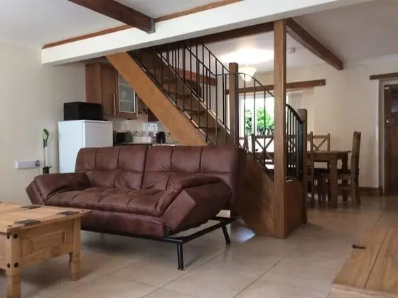 Kır Evi, Banyolu/Duşlu (Dolau Self-catering)
