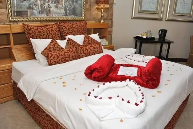 Deluxe Tek Büyük Yataklı Oda, 1 Büyük (Queen) Boy Yatak, Bahçe Manzaralı