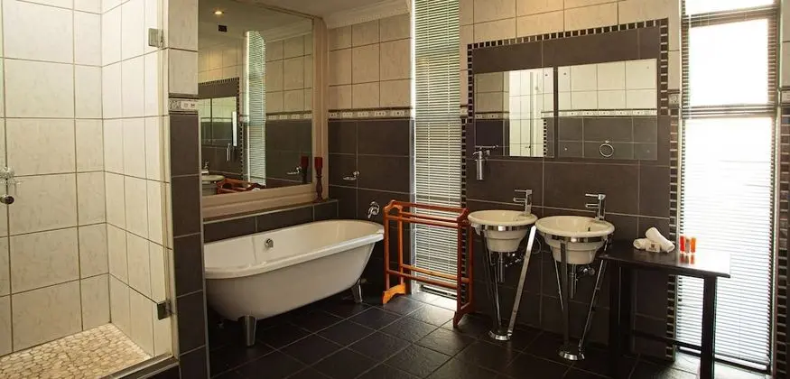 Deluxe Tek Büyük Yataklı Oda, 1 Büyük (Queen) Boy Yatak, Bahçe Manzaralı