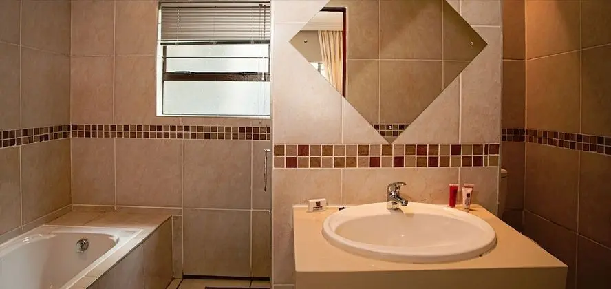 Honeymoon Suite