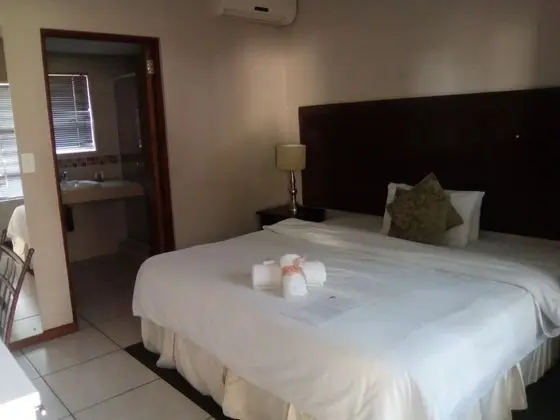 Honeymoon Suite