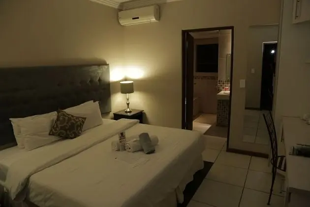 Honeymoon Suite