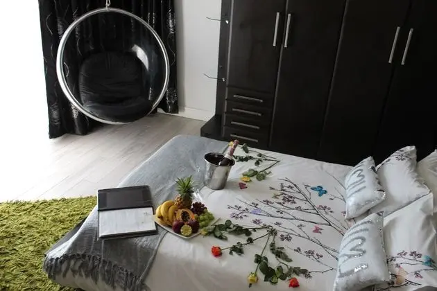 Superior Stüdyo Süit, 1 Yatak Odası, Sıcak Su Küveti, Havuz Manzaralı