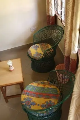 Tek Büyük veya İki Ayrı Yataklı Oda, Sigara İçilmez, Bahçe Manzaralı
