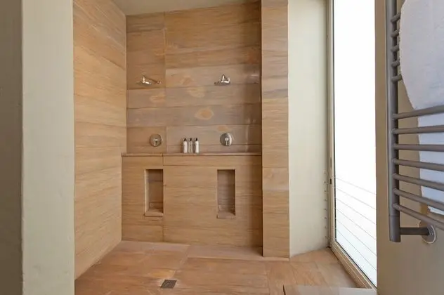 Southern right suite