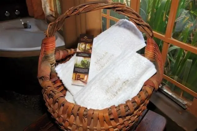 Luxury King Suite : Mosaic Pebble Room