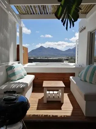 Honeymoon Tek Büyük Yataklı Oda