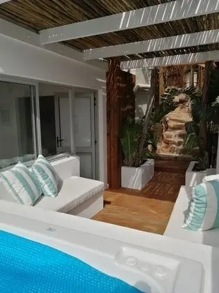Honeymoon Tek Büyük Yataklı Oda