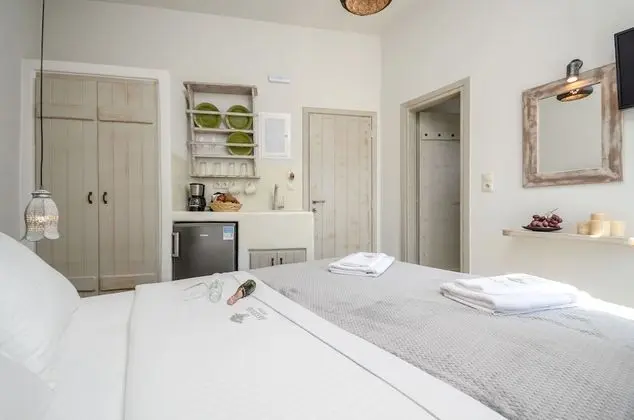 Deluxe Tek Büyük Yataklı Oda, 1 Yatak Odası, Sigara İçilmez, Kısmi Deniz Manzaralı