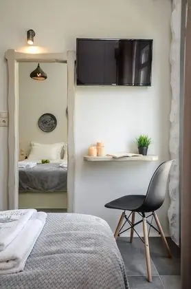 Deluxe Tek Büyük Yataklı Oda, 1 Yatak Odası, Sigara İçilmez, Kısmi Deniz Manzaralı