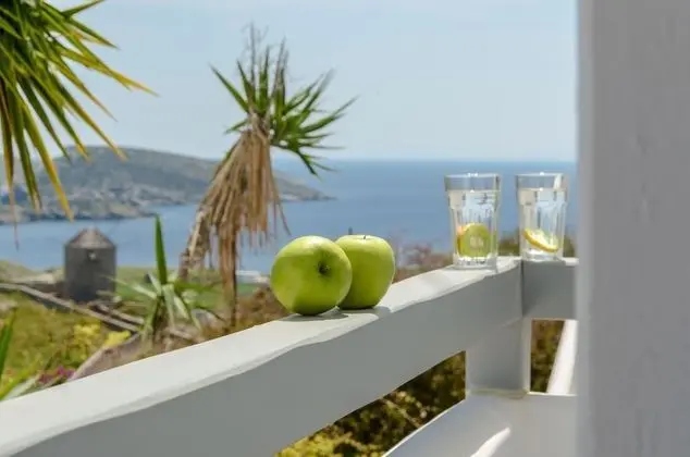 Deluxe Tek Büyük Yataklı Oda, 1 Yatak Odası, Sigara İçilmez, Kısmi Deniz Manzaralı