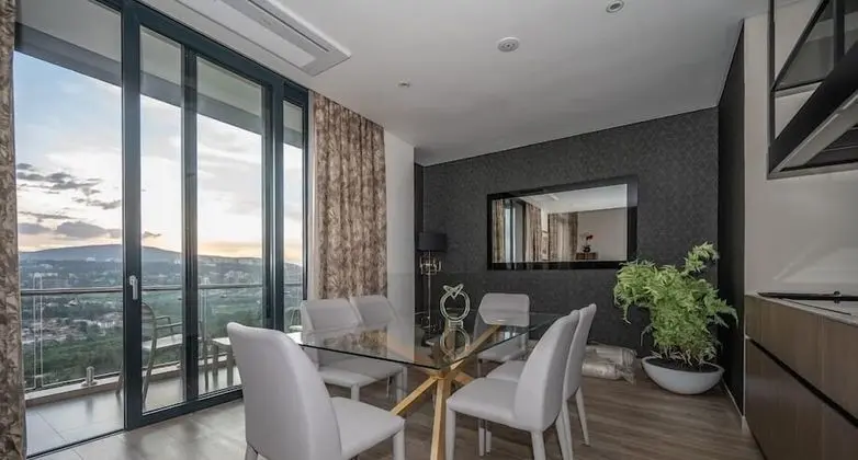 Luxury Çatı Katı Süiti (Penthouse)
