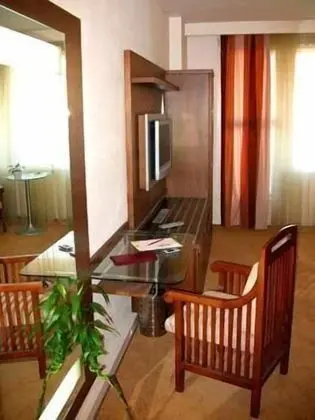 Üç Kişilik Oda