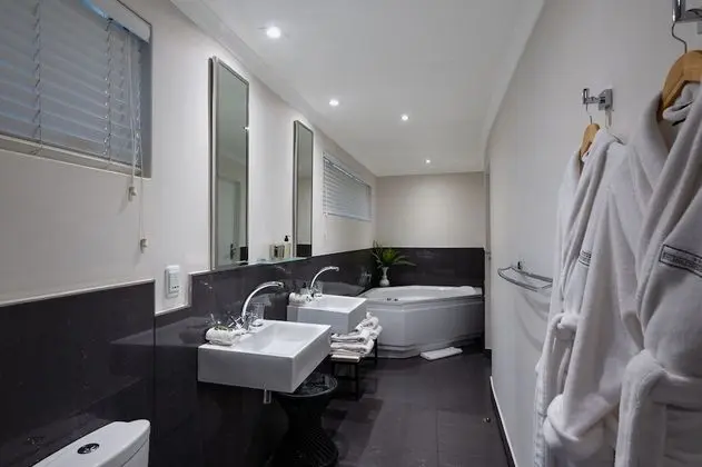 Noetzie Suite