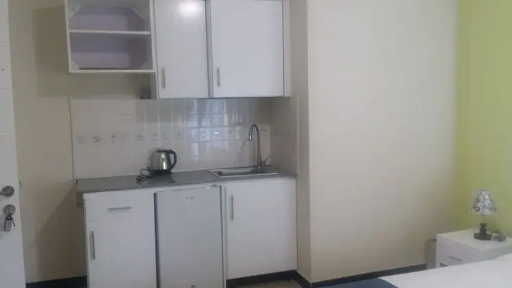 Tek Büyük Yataklı Oda, Küçük Mutfak, Şehir Manzaralı