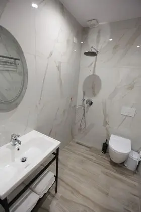 Deluxe Tek Büyük Yataklı Oda, Balkon, Deniz Manzaralı