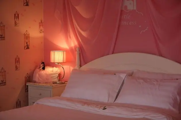 Romantic Tek Büyük Yataklı Oda