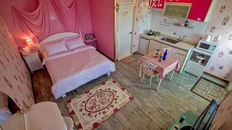 Romantic Tek Büyük Yataklı Oda