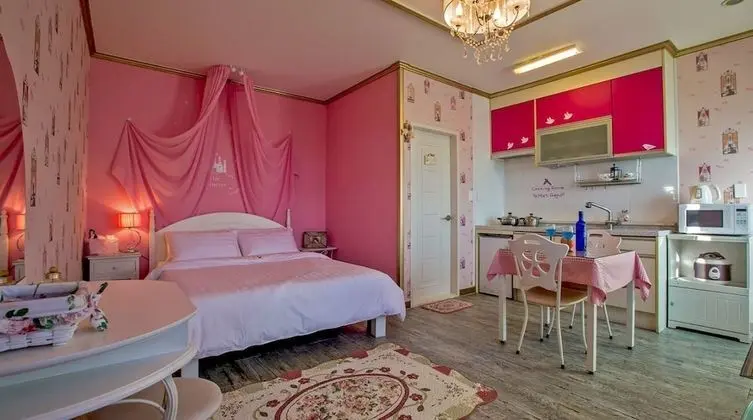 Romantic Tek Büyük Yataklı Oda