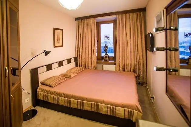 Basic Apart Daire, 1 En Büyük (King) Boy Yatak ve Çekyat