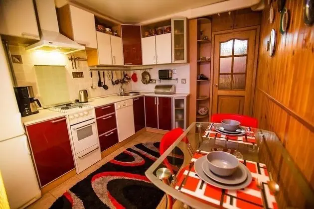 Basic Apart Daire, 1 En Büyük (King) Boy Yatak ve Çekyat