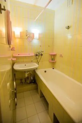 Basic Apart Daire, 1 En Büyük (King) Boy Yatak ve Çekyat