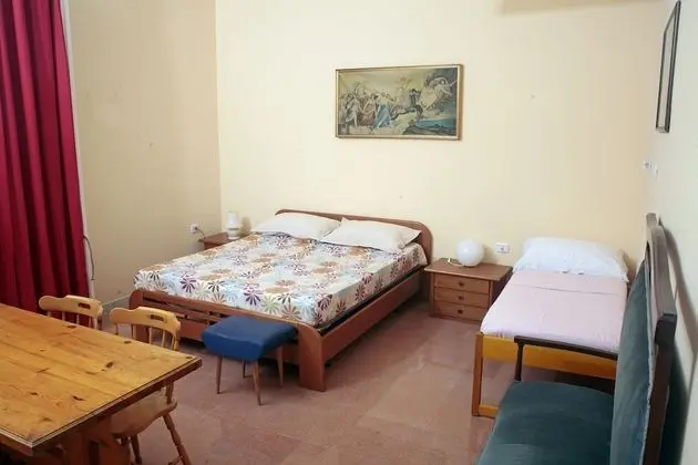 Üç Kişilik Oda, Ortak Banyo