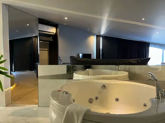 King Suite Oda Jakuzili