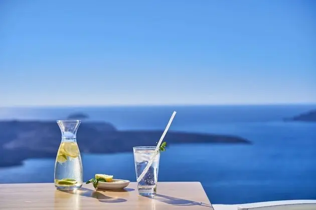 Tek Büyük Yataklı Oda (Caldera View)