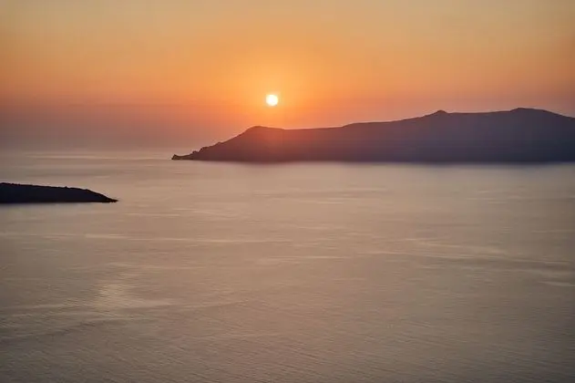 Tek Büyük Yataklı Oda (Caldera View)