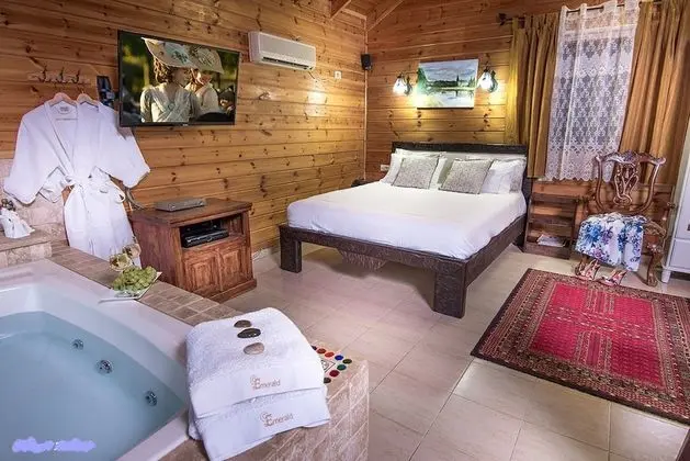 Design Dağ Evi, 1 Büyük (Queen) Boy Yatak ve Çekyat, Sigara İçilmez