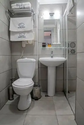 Triple, Şehir Manzaralı