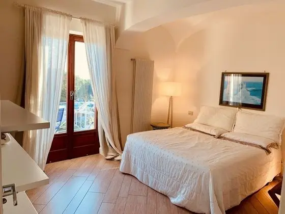 Deluxe Tek Büyük veya İki Ayrı Yataklı Oda, Balkon, Deniz Manzaralı