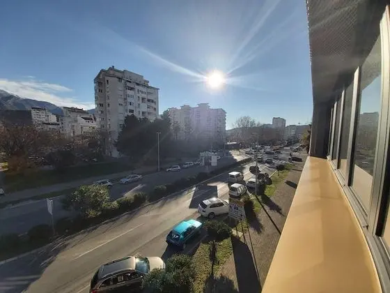 Tek Büyük veya İki Ayrı Yataklı Oda, Sigara İçilmez, Şehir Manzaralı