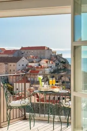 Villa, Sigara İçilebilir