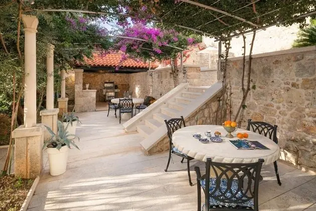 Villa, Sigara İçilebilir