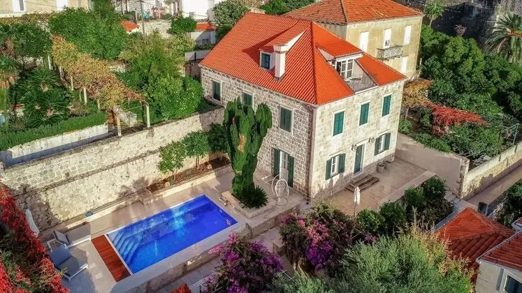 Villa, Sigara İçilebilir