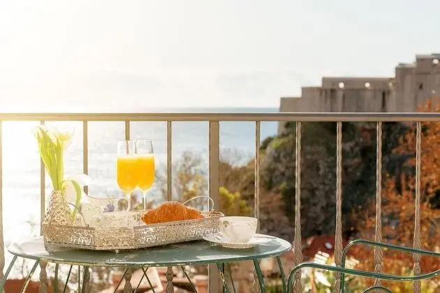 Villa, Sigara İçilebilir
