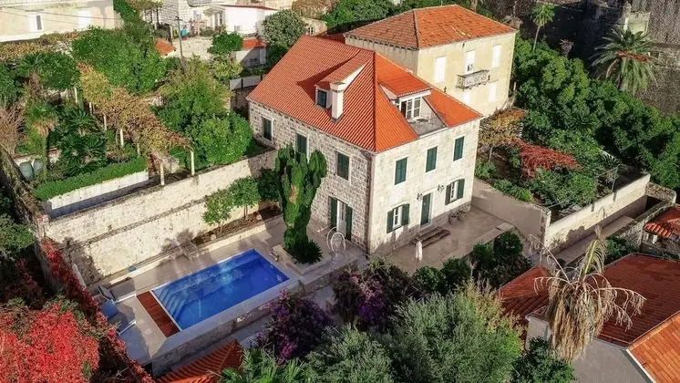 Villa, Sigara İçilebilir