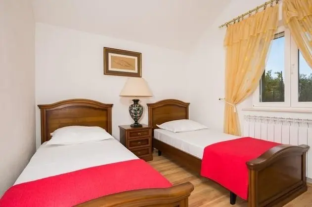 Villa (Three Bedroom Villa with Swimming Poo)