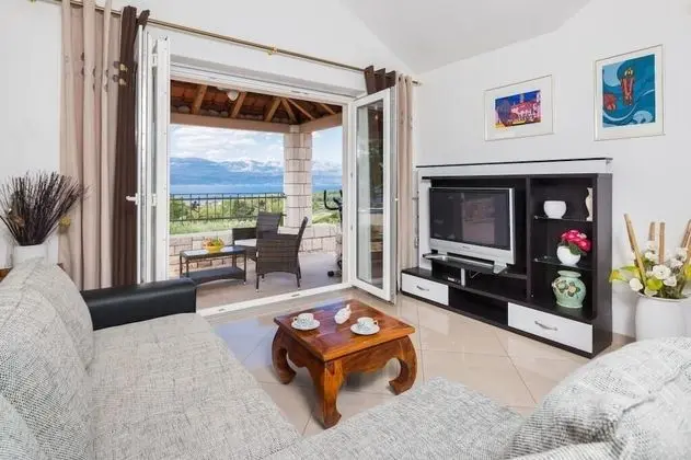 Villa (Three Bedroom Villa with Swimming Poo)