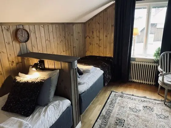 Deluxe Dört Kişilik Oda, Ortak Banyo