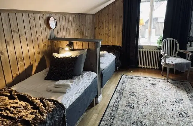 Deluxe Dört Kişilik Oda, Ortak Banyo