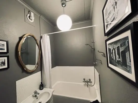 Deluxe Dört Kişilik Oda, Ortak Banyo