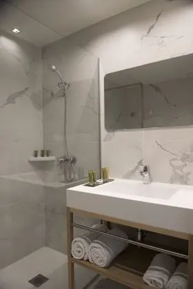 Standard Tek Büyük veya İki Ayrı Yataklı Oda