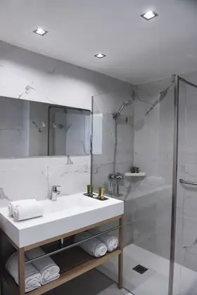 Standard Üç Kişilik Oda (Double Room 2 adults + 1 child)
