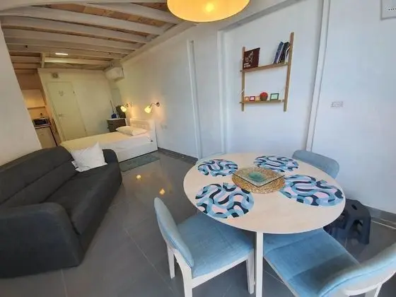 Deluxe Stüdyo Süit